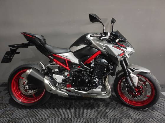 KAWASAKI Z900 